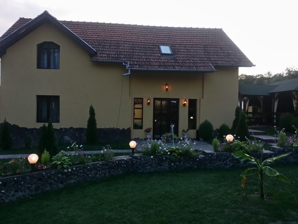 Casa De Vacanta Silvia Vărmaga 外观 照片